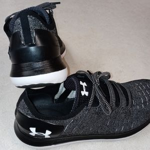 Under armour shoes men size 9.5